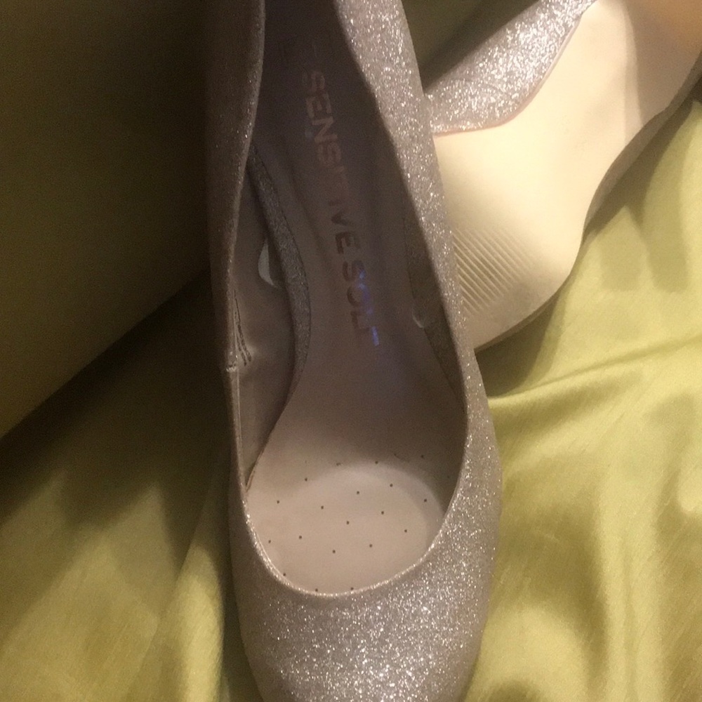 Shoes - Picture 2 of 6